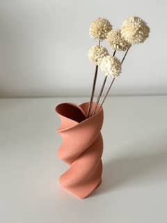Heart twist vase