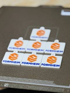 Nøkkelring med logo og NFC-tag